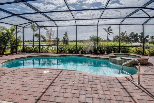 Pool Enclosure Cleaning in El Cajon