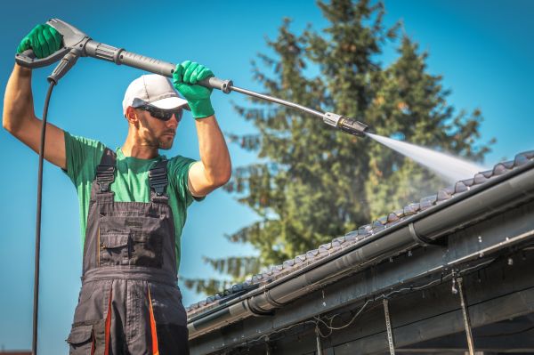 Gutter Washing in El Cajon