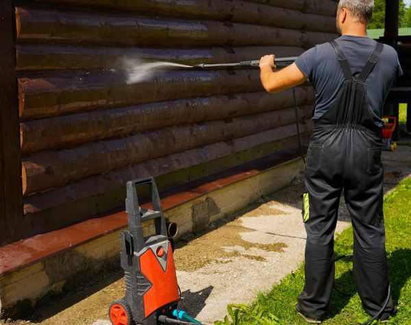 Log Home Pressure Washing in El Cajon