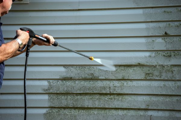 Cost of Vinyl Siding Power Washing in El Cajon