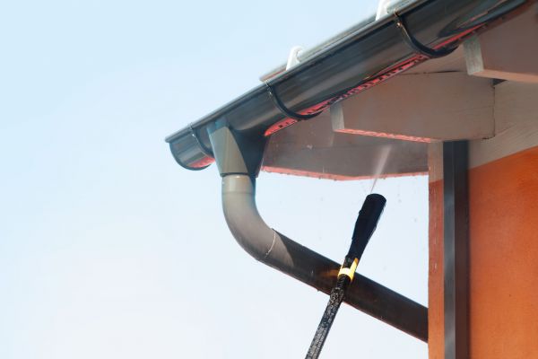 Eaves Power Washing in El Cajon